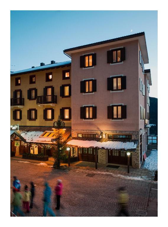 Antico Albergo Stella D'Italia Folgaria Exterior photo